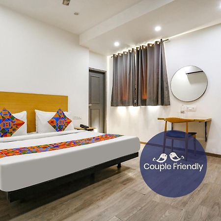 Fabhotel Vat - Meera Bagh Делхи Екстериор снимка