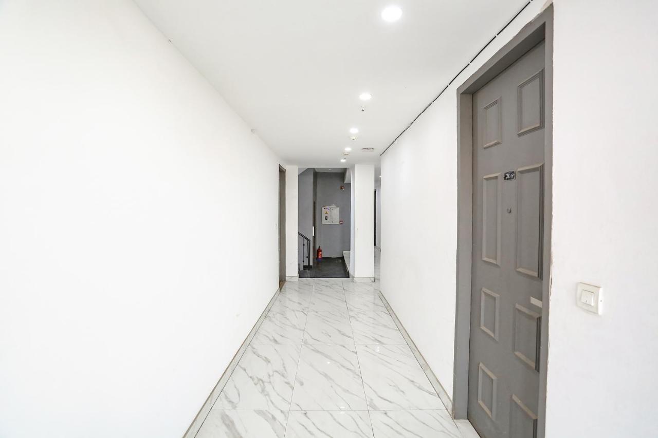 Fabhotel Vat - Meera Bagh Делхи Екстериор снимка